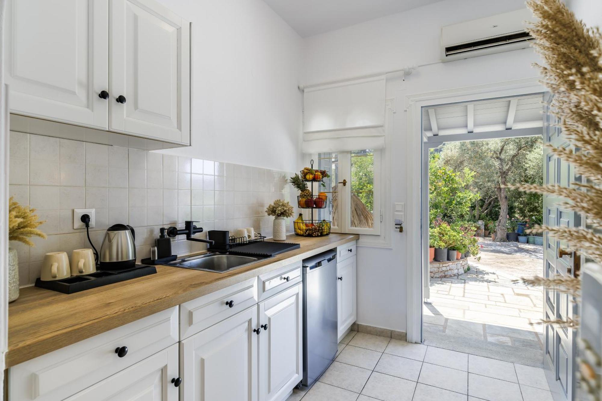Ourania Studios & Apartments Skopelos Town Exterior foto